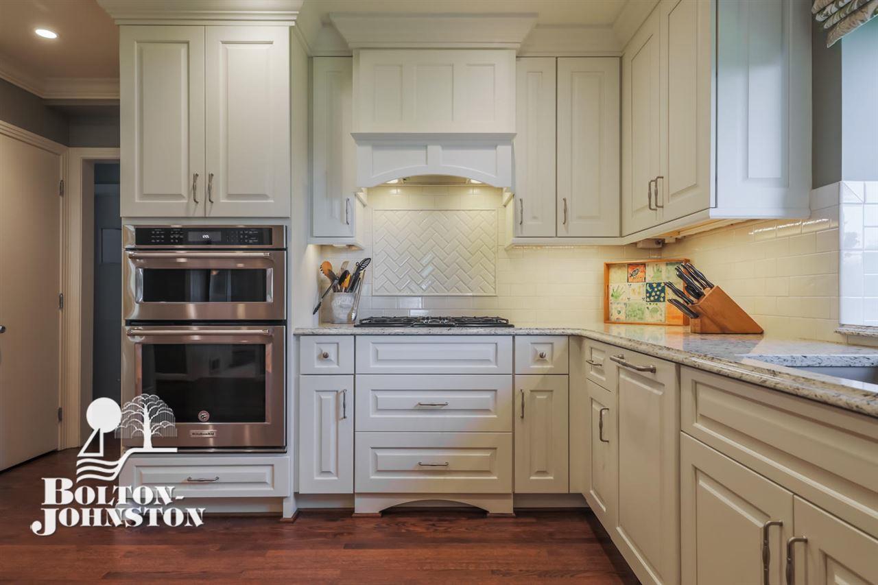 227 Lake Shore Road Grosse Pointe, MI 48236 - Photo 17 of 48 Built-in appliances