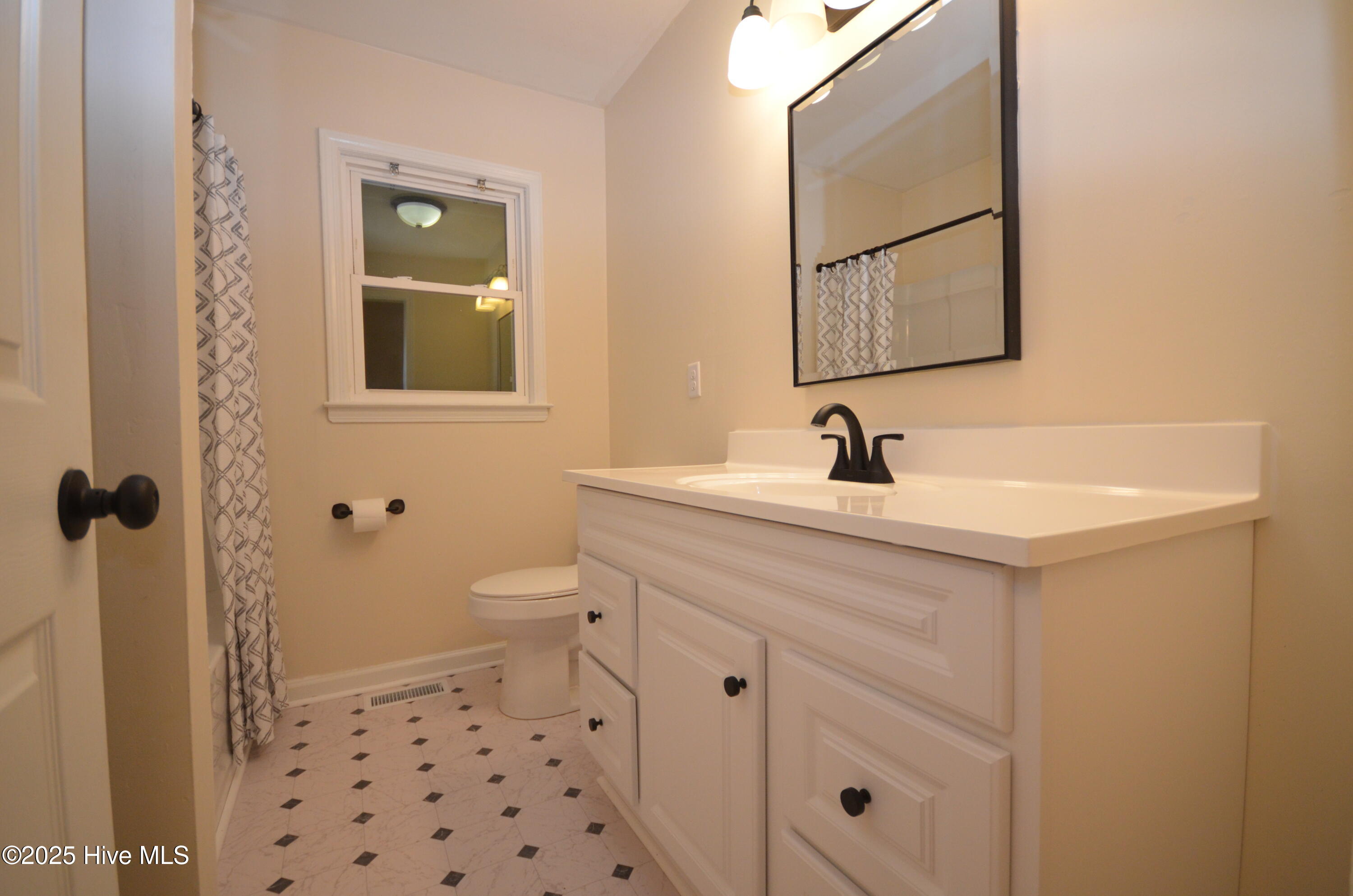 508 Kelly Springs Road Mount Olive, NC 28365 - Photo 16 of 25 Bathroom