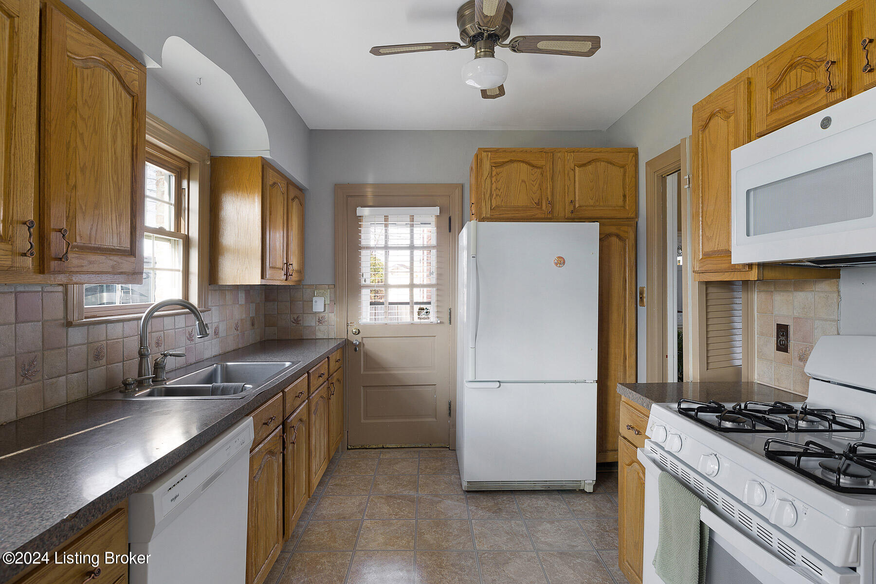110 Gibson Road Louisville, KY 40207 - Photo 8 of 57 008 - 110 Gibson Rd - INTERNET