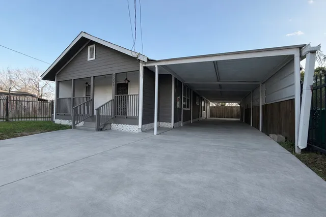 $1,800 | 8226 Harding Street, Houston, TX 77012