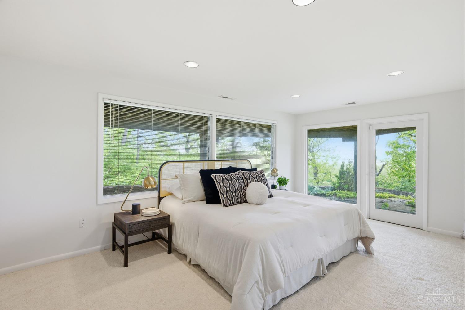 9546 Cunningham Road Cincinnati, OH 45243 - Photo 41 of 95