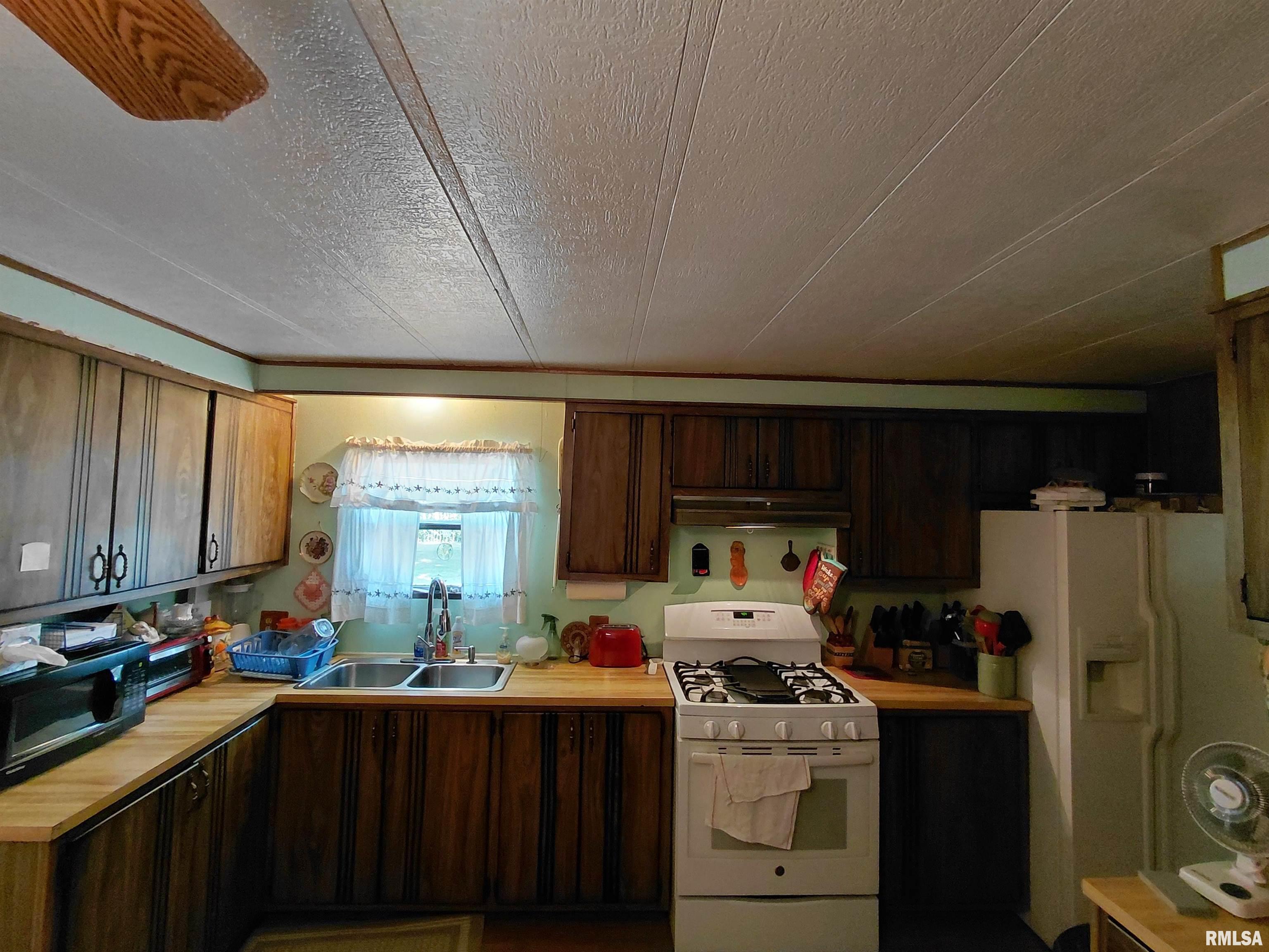 1100 West Locust Street Canton, IL 61520 - Photo 14 of 39