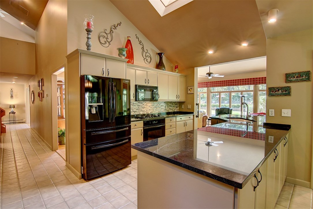 112 Jenckes Hill Road Lincoln, RI 02865 - Photo 11 of 40 Gallery Image 11