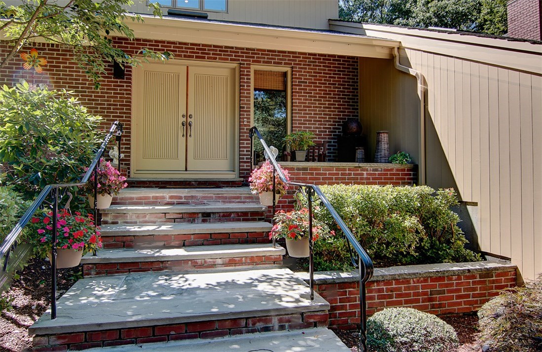 112 Jenckes Hill Road Lincoln, RI 02865 - Photo 3 of 40 Gallery Image 3