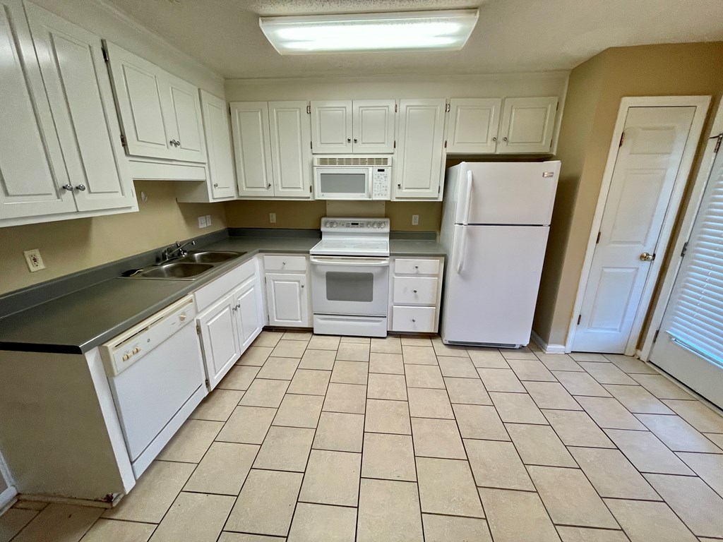 119 Smoke Rise Court Dothan, AL 36305 - Photo 10 of 26 Gallery Image 10