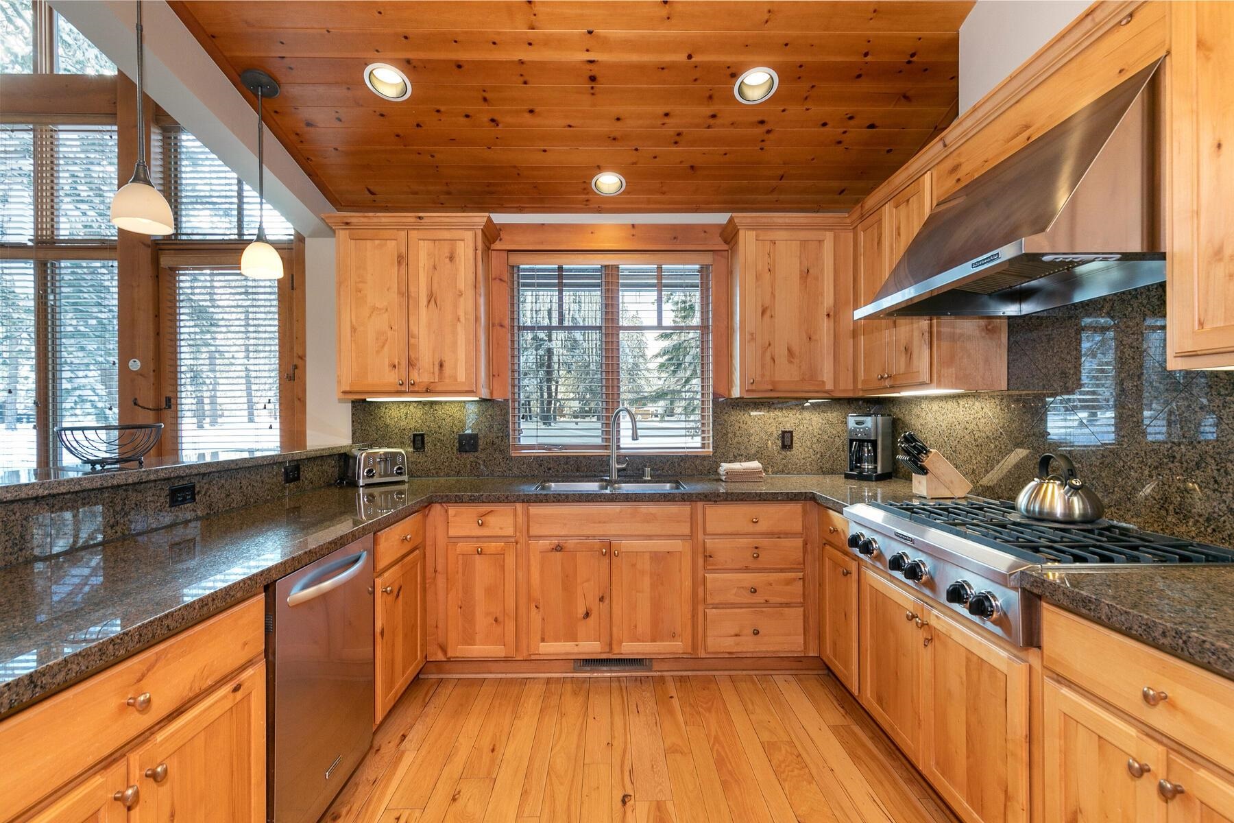 12463 Lookout Loop, Unit F1703 Truckee, CA 96161 - Photo 16 of 28