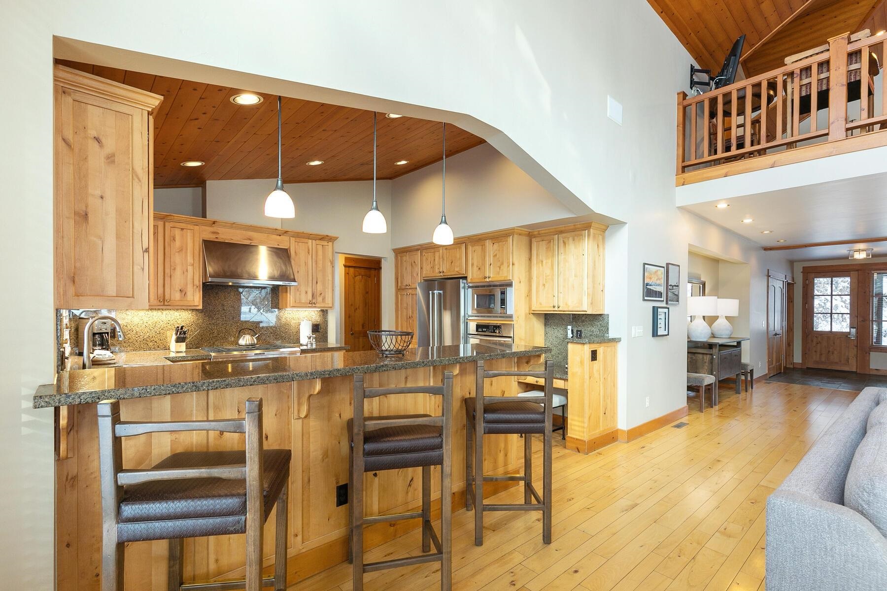 12463 Lookout Loop, Unit F1703 Truckee, CA 96161 - Photo 10 of 28