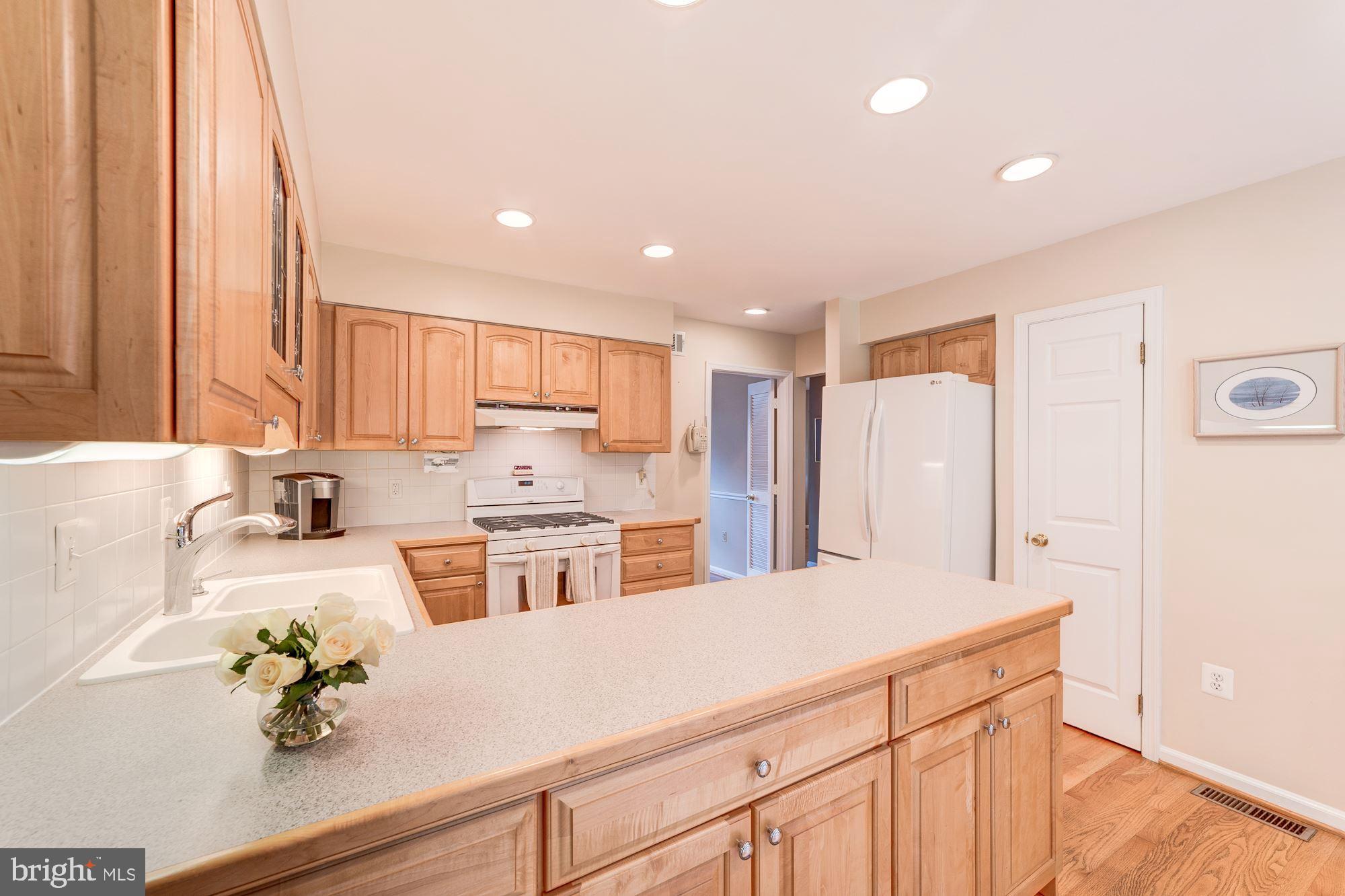 9116 Rockefeller Lane Springfield, VA 22153 - Photo 15 of 56 Upgrades in kitchen include recessed lights