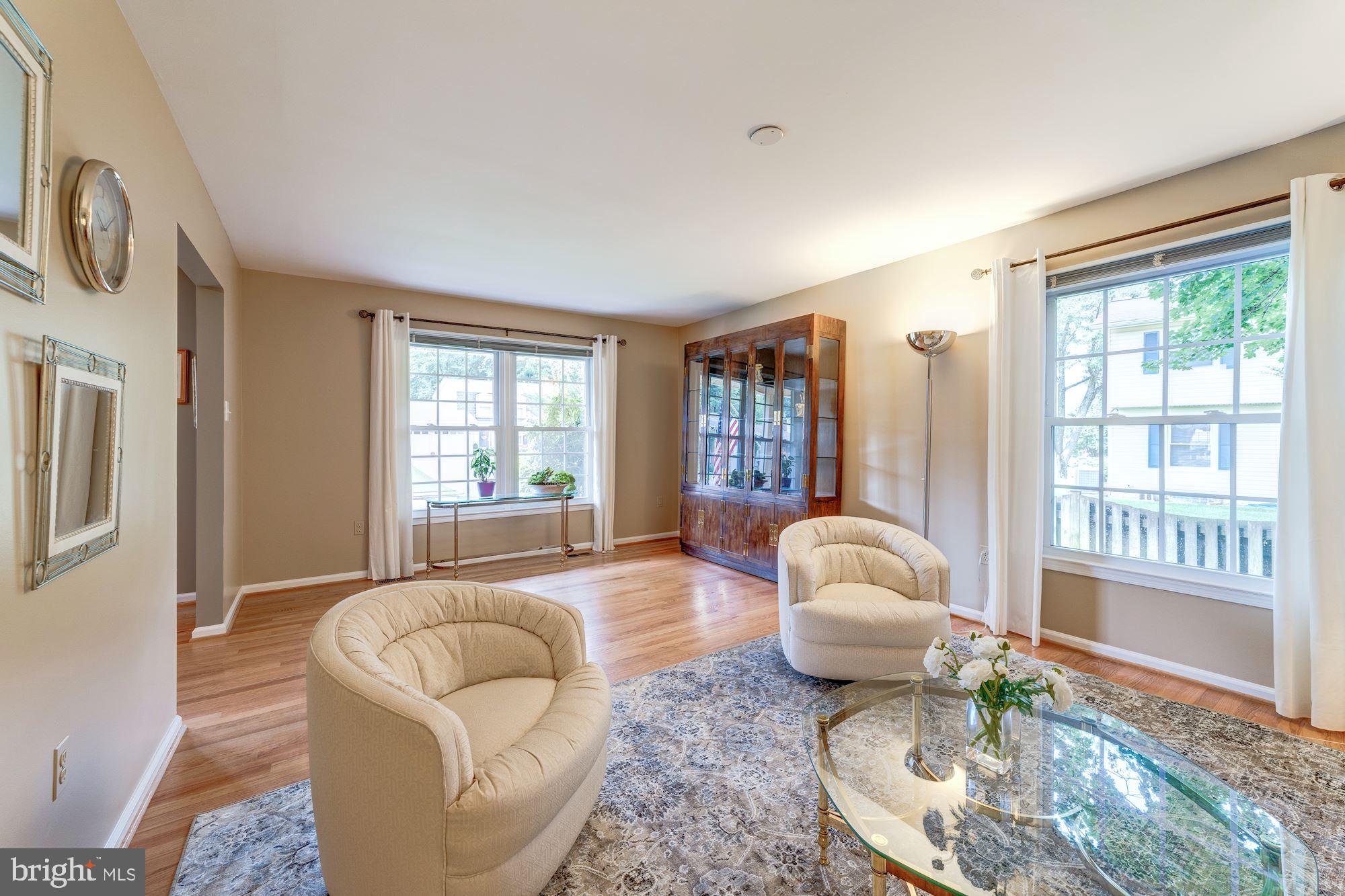 9116 Rockefeller Lane Springfield, VA 22153 - Photo 23 of 56 Living Room