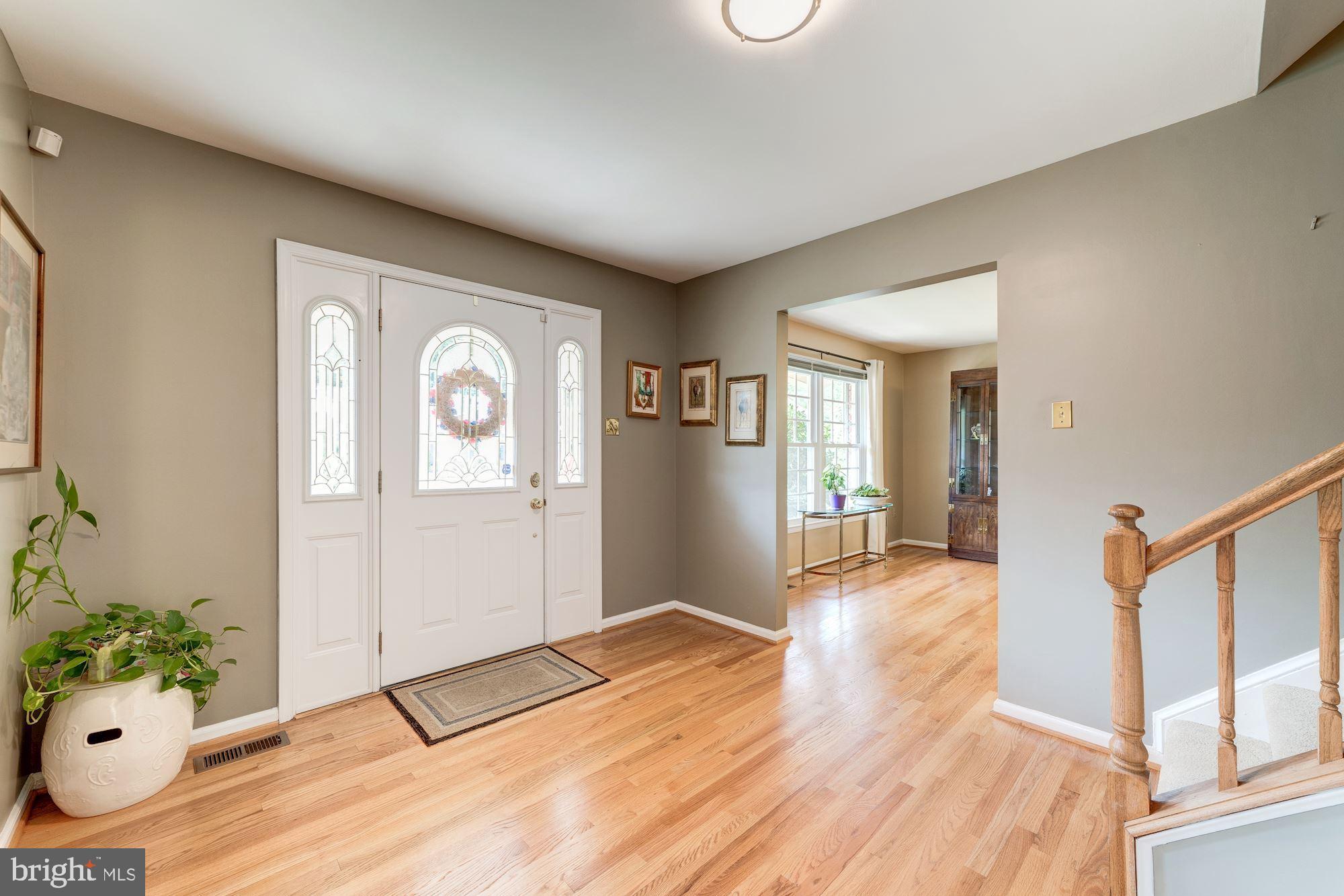 9116 Rockefeller Lane Springfield, VA 22153 - Photo 7 of 56 Large foyer