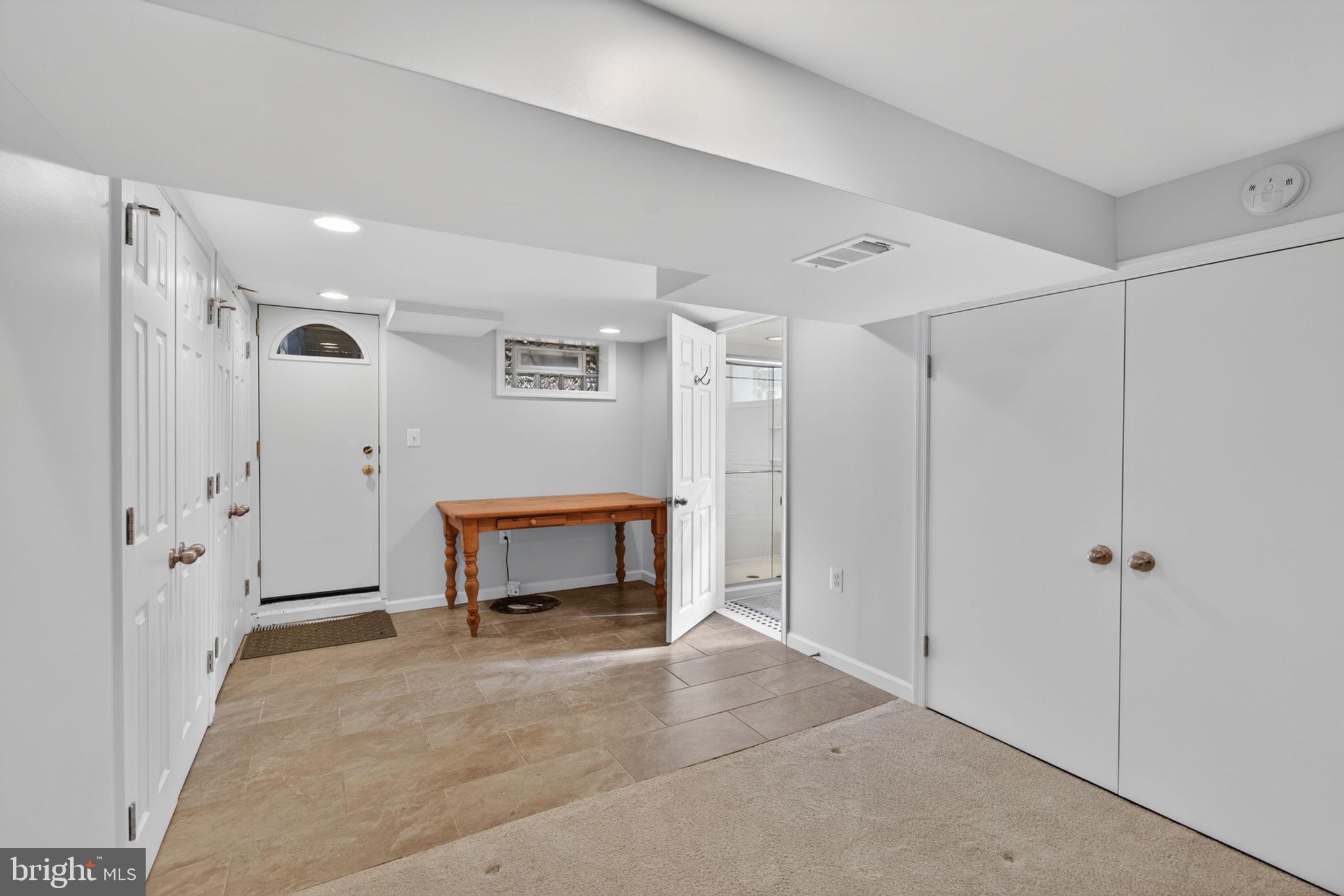 158 Hopkins Road Baltimore, MD 21212 - Photo 39 of 68 Bright and airy entryway space.