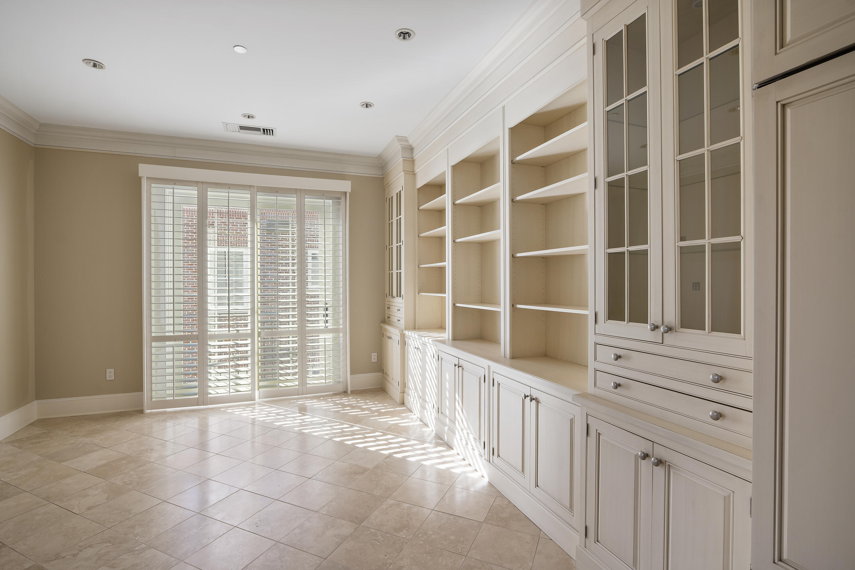 1 Vendue Range, Unit L Charleston, SC 29401 - Photo 17 of 41 Breakfast Nook
