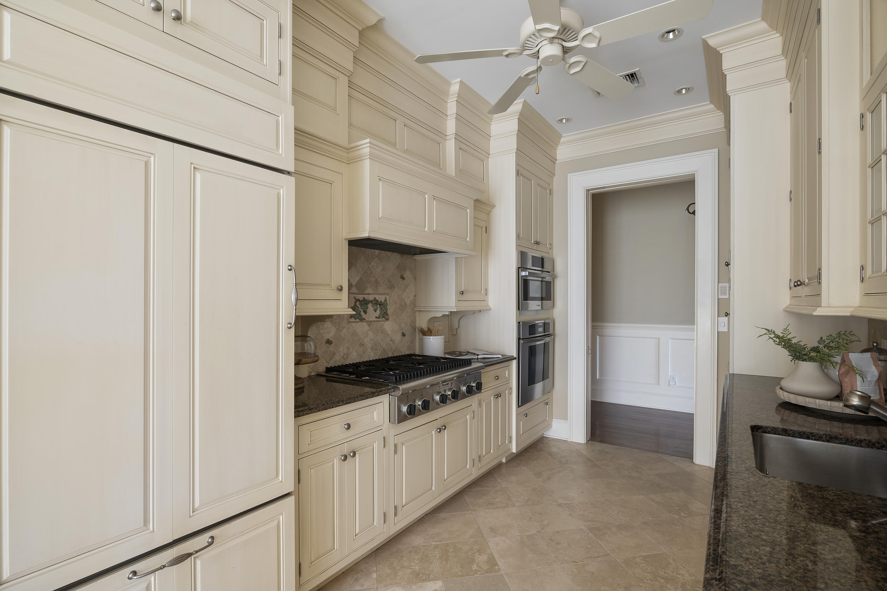 1 Vendue Range, Unit L Charleston, SC 29401 - Photo 21 of 41 Kitchen