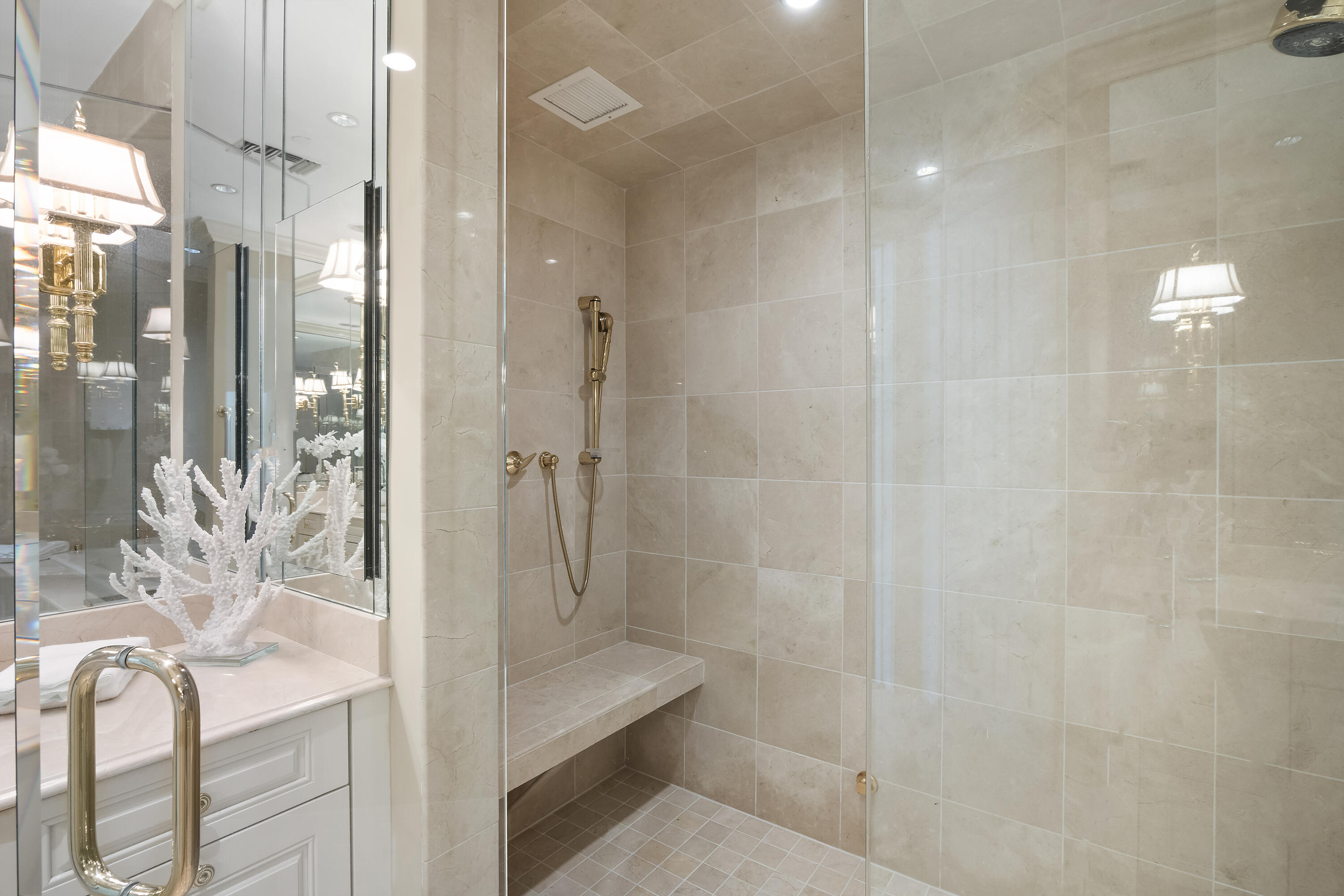 1 Vendue Range, Unit L Charleston, SC 29401 - Photo 29 of 41 Primary Bath