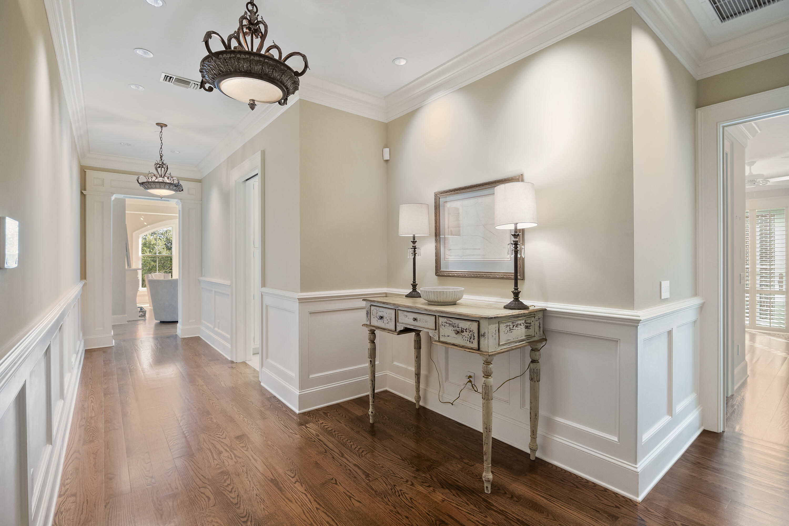 1 Vendue Range, Unit L Charleston, SC 29401 - Photo 30 of 41 Hallway