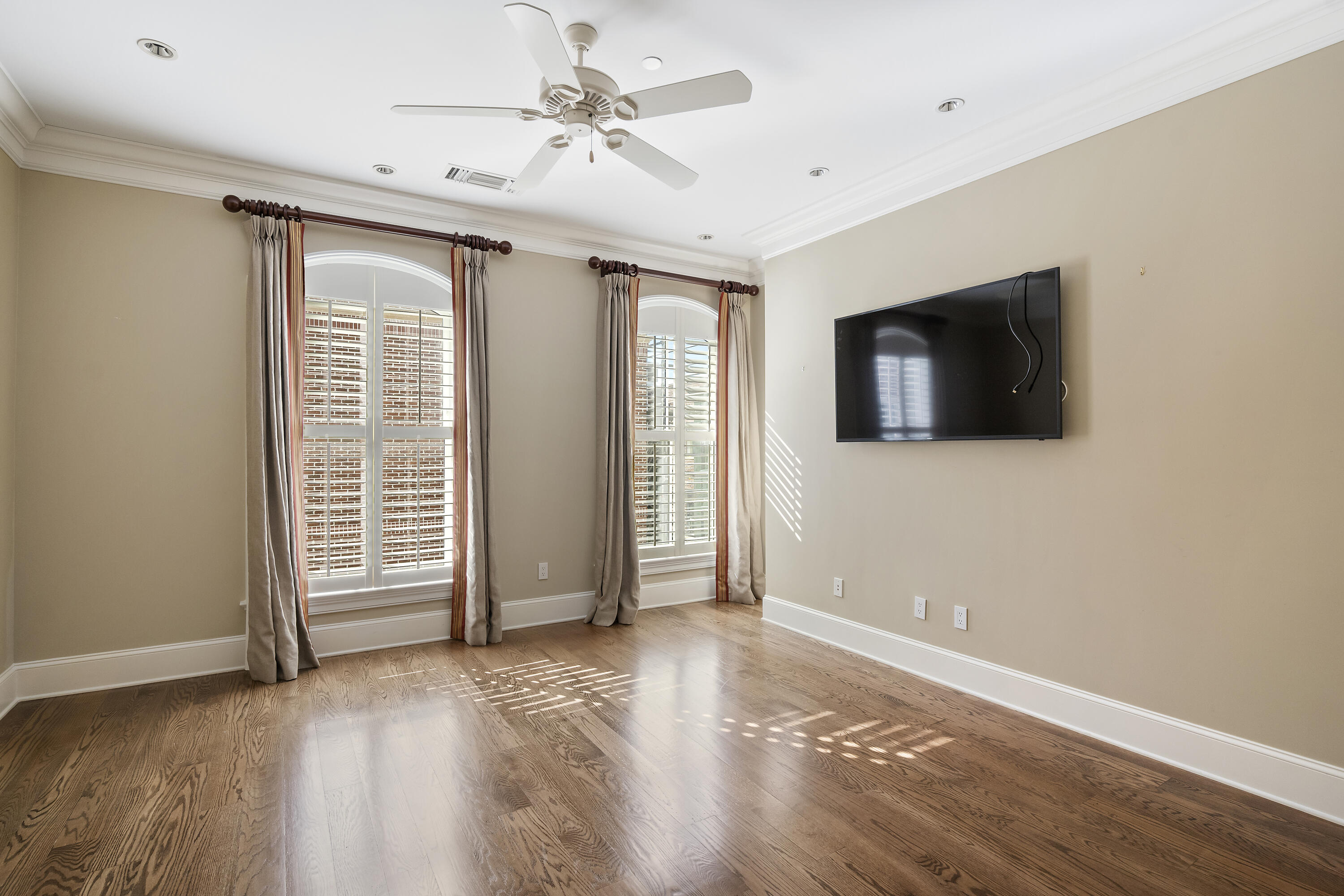 1 Vendue Range, Unit L Charleston, SC 29401 - Photo 37 of 41 Bedroom Three