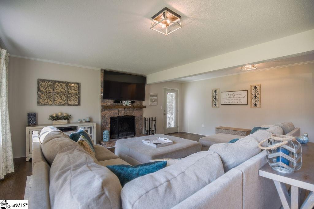 410 Roberts Road Taylors, SC 29687 - Photo 6 of 36 Gallery Image 6