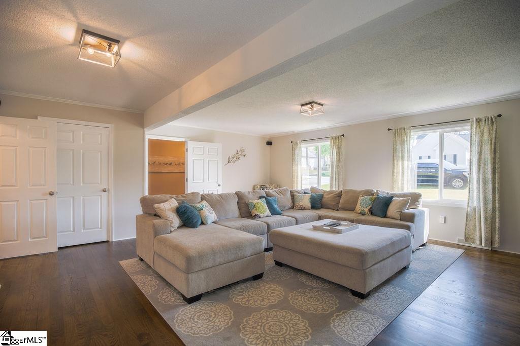 410 Roberts Road Taylors, SC 29687 - Photo 7 of 36 Gallery Image 7