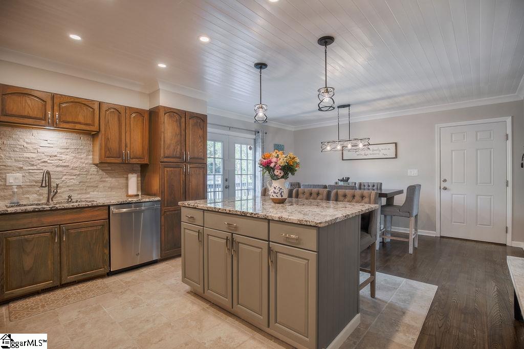 410 Roberts Road Taylors, SC 29687 - Photo 9 of 36 Gallery Image 9