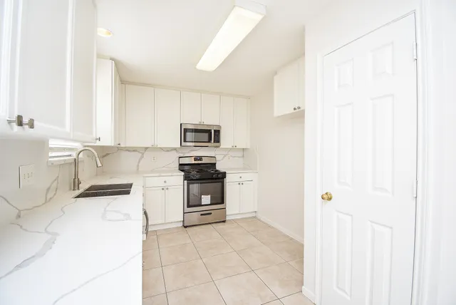 $2,400 | 4426 Topaz Trail Drive, Sugar Land, TX 77479