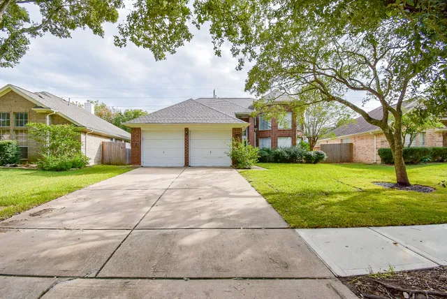 $2,400 | 4426 Topaz Trail Drive, Sugar Land, TX 77479