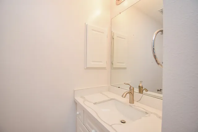 $2,400 | 4426 Topaz Trail Drive, Sugar Land, TX 77479