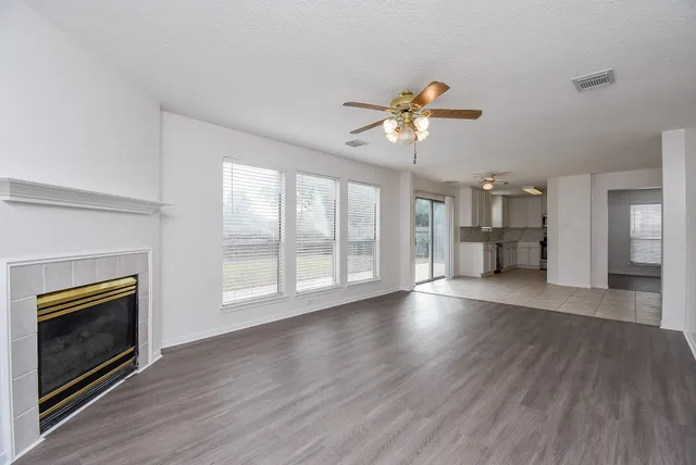 $2,400 | 4426 Topaz Trail Drive, Sugar Land, TX 77479