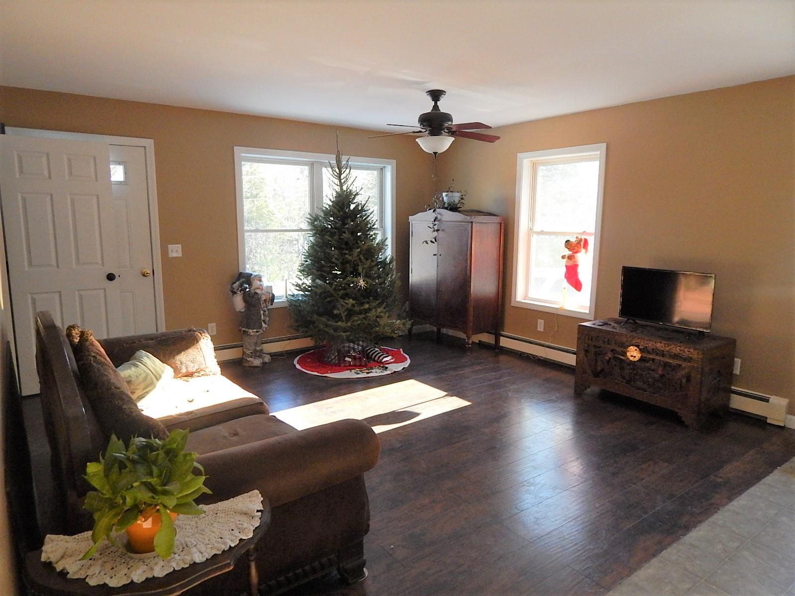 59 Mountain View Road Leeds, ME 04263 - Photo 7 of 15 DSCN8304