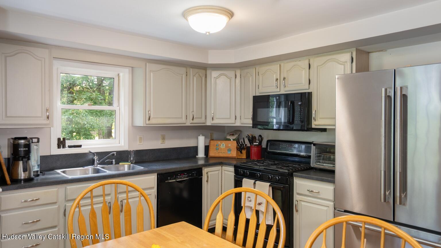 458 Cairo Junction Road Catskill, NY 12414 - Photo 11 of 44 11 Kitchen