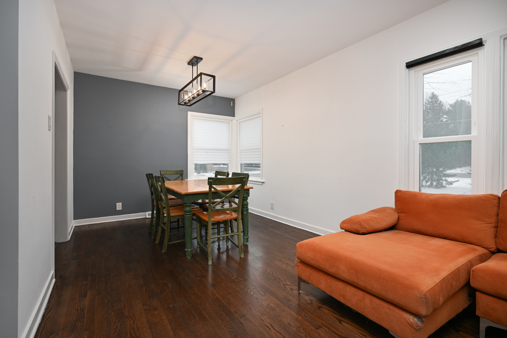360 Erie Circle Bloomingdale, IL 60108 - Photo 5 of 30 a workspace with furniture and wooden floor