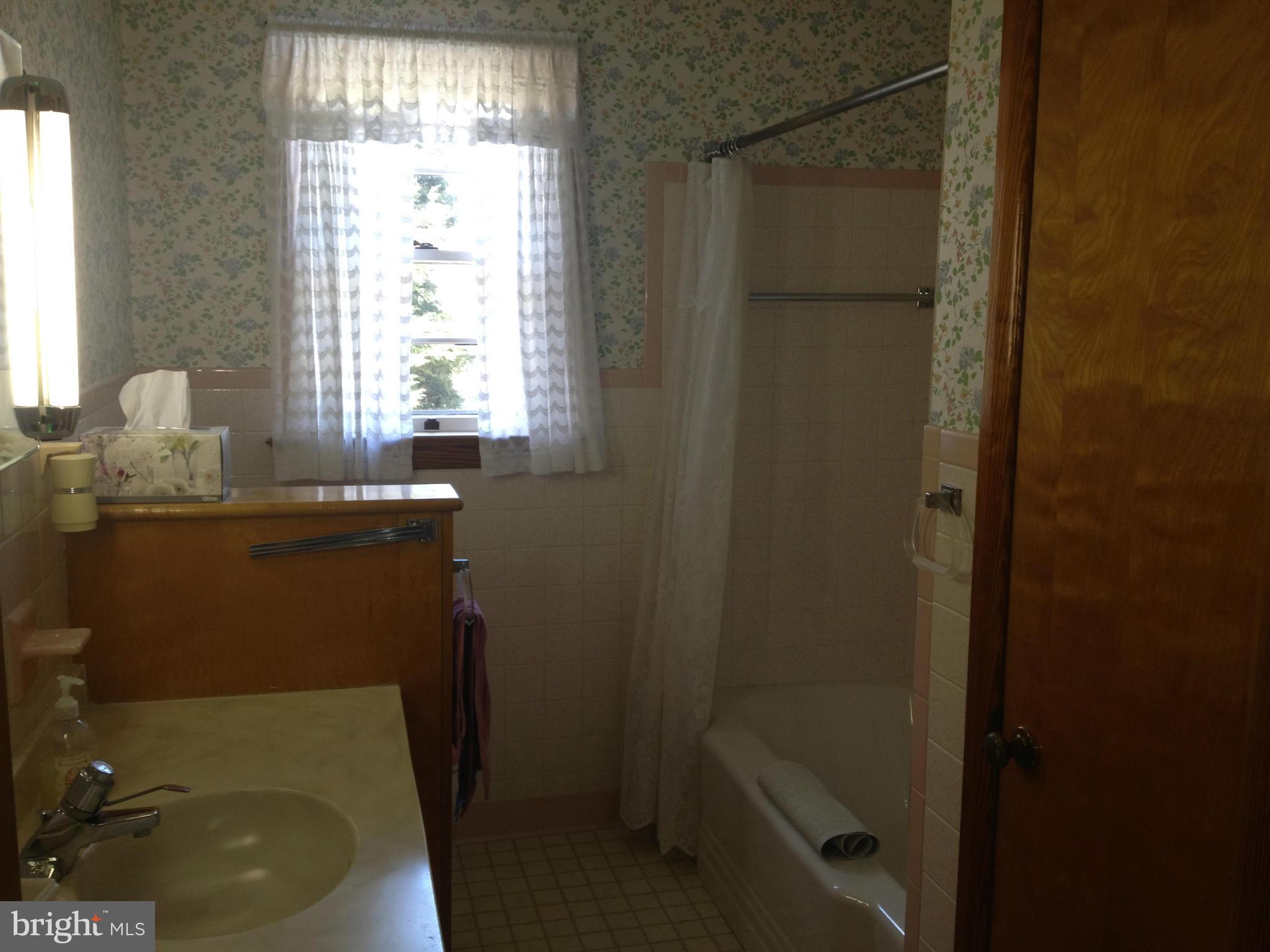 17940 Pin Oak Road Hagerstown, MD 21740 - Photo 12 of 24 Bath