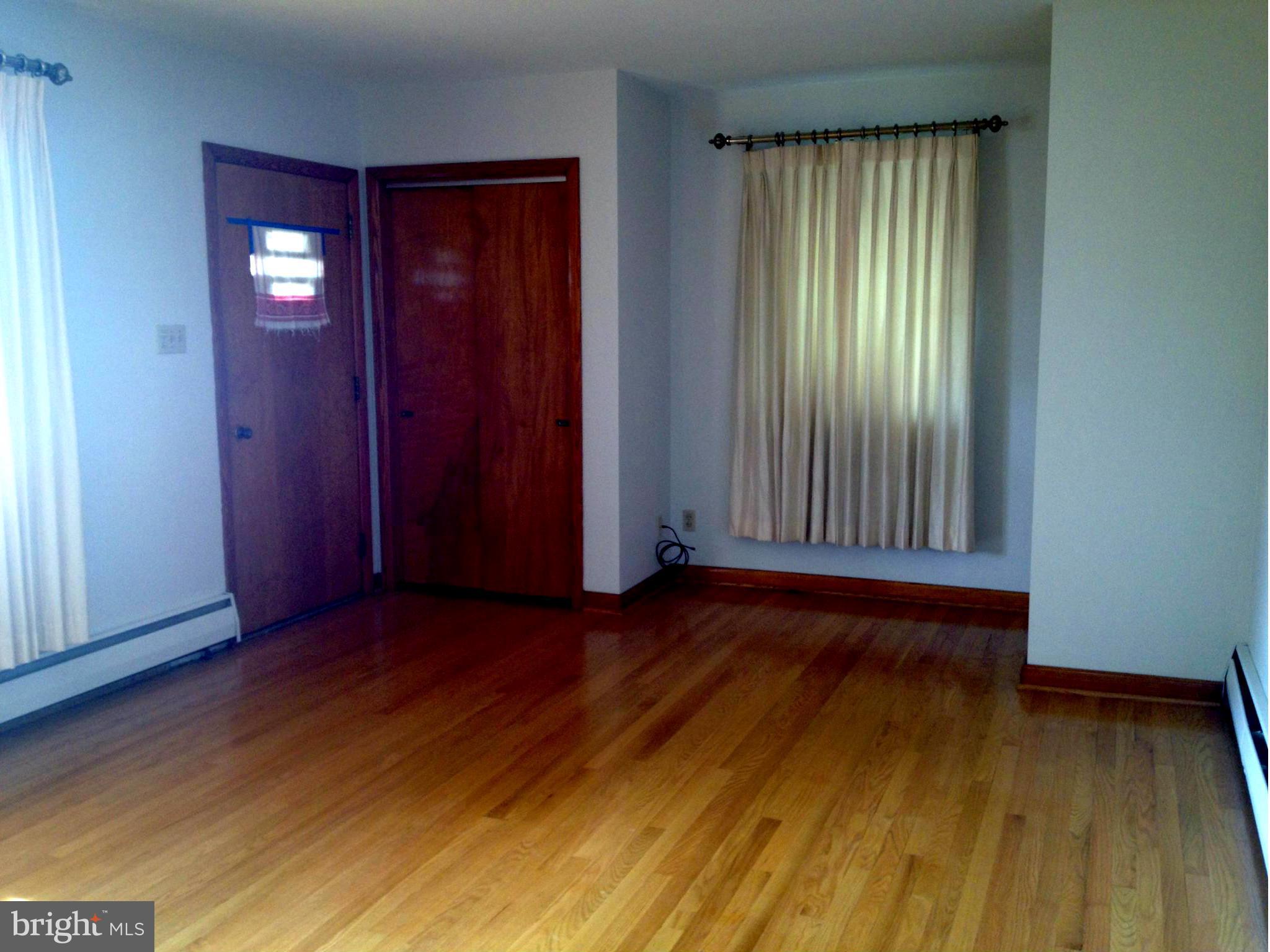 17940 Pin Oak Road Hagerstown, MD 21740 - Photo 13 of 24 Living Room