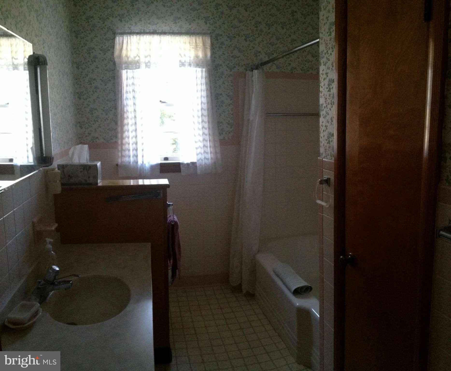 17940 Pin Oak Road Hagerstown, MD 21740 - Photo 14 of 24 Bath