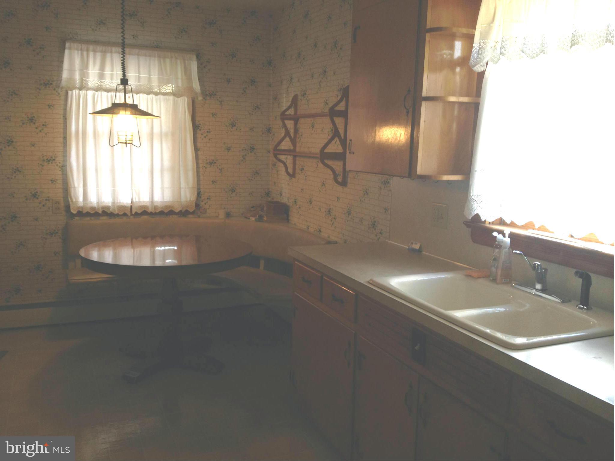17940 Pin Oak Road Hagerstown, MD 21740 - Photo 23 of 24 Kitchen