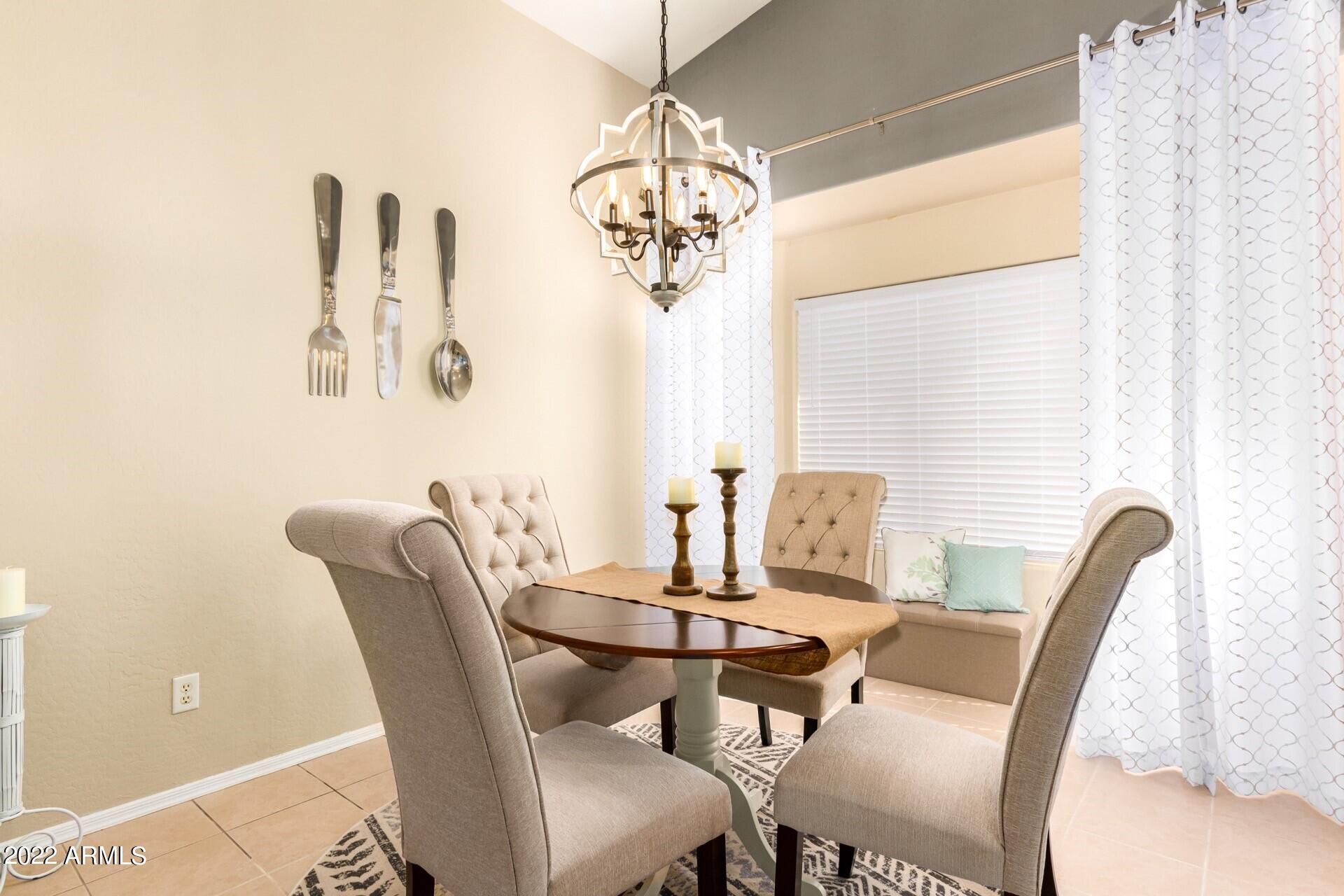 3228 East Sandy Way Gilbert, AZ 85297 - Photo 12 of 34 11-Breakfast Room