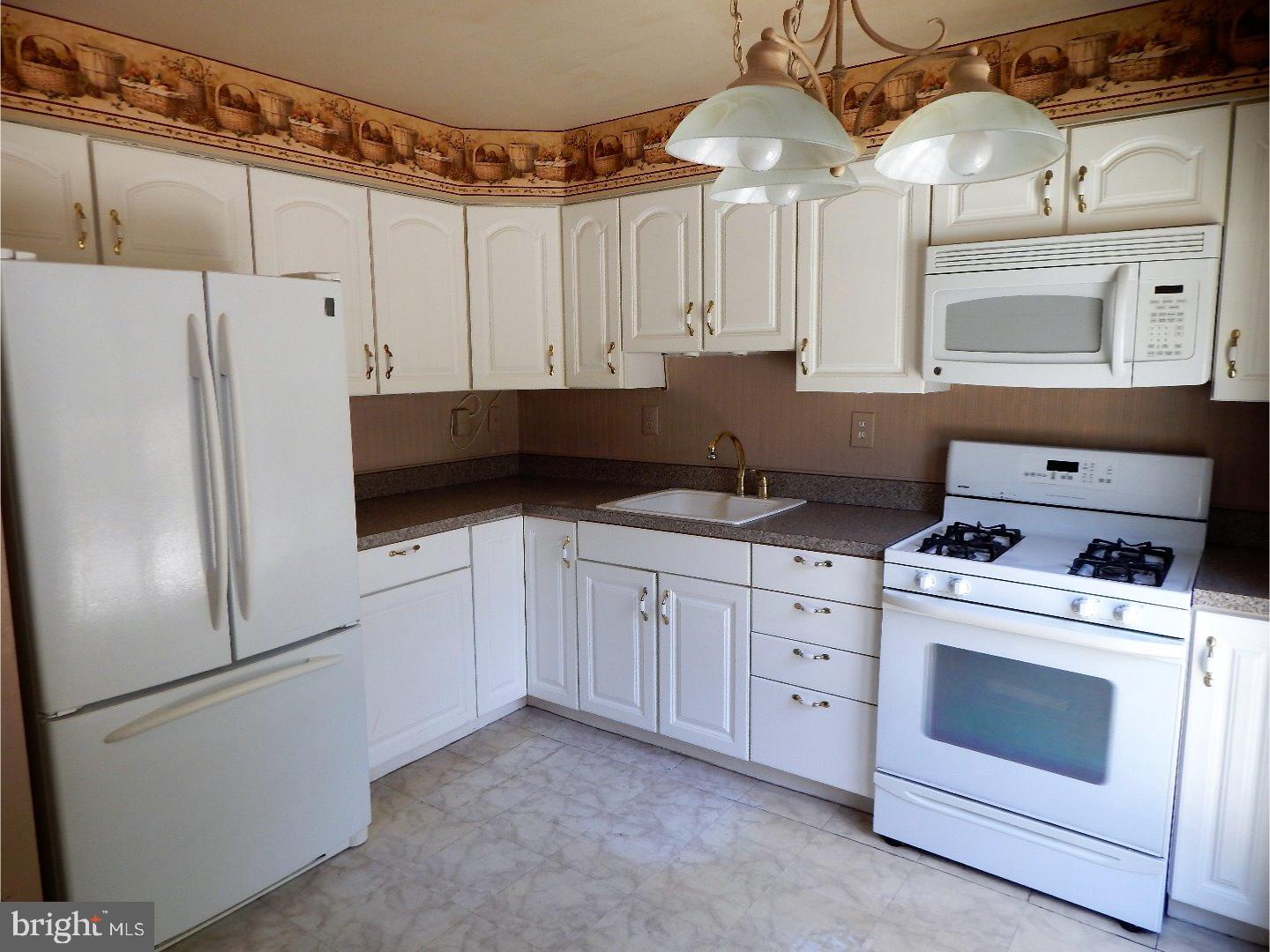 3274 Birch Road Philadelphia, PA 19154 - Photo 8 of 21 Kitchen