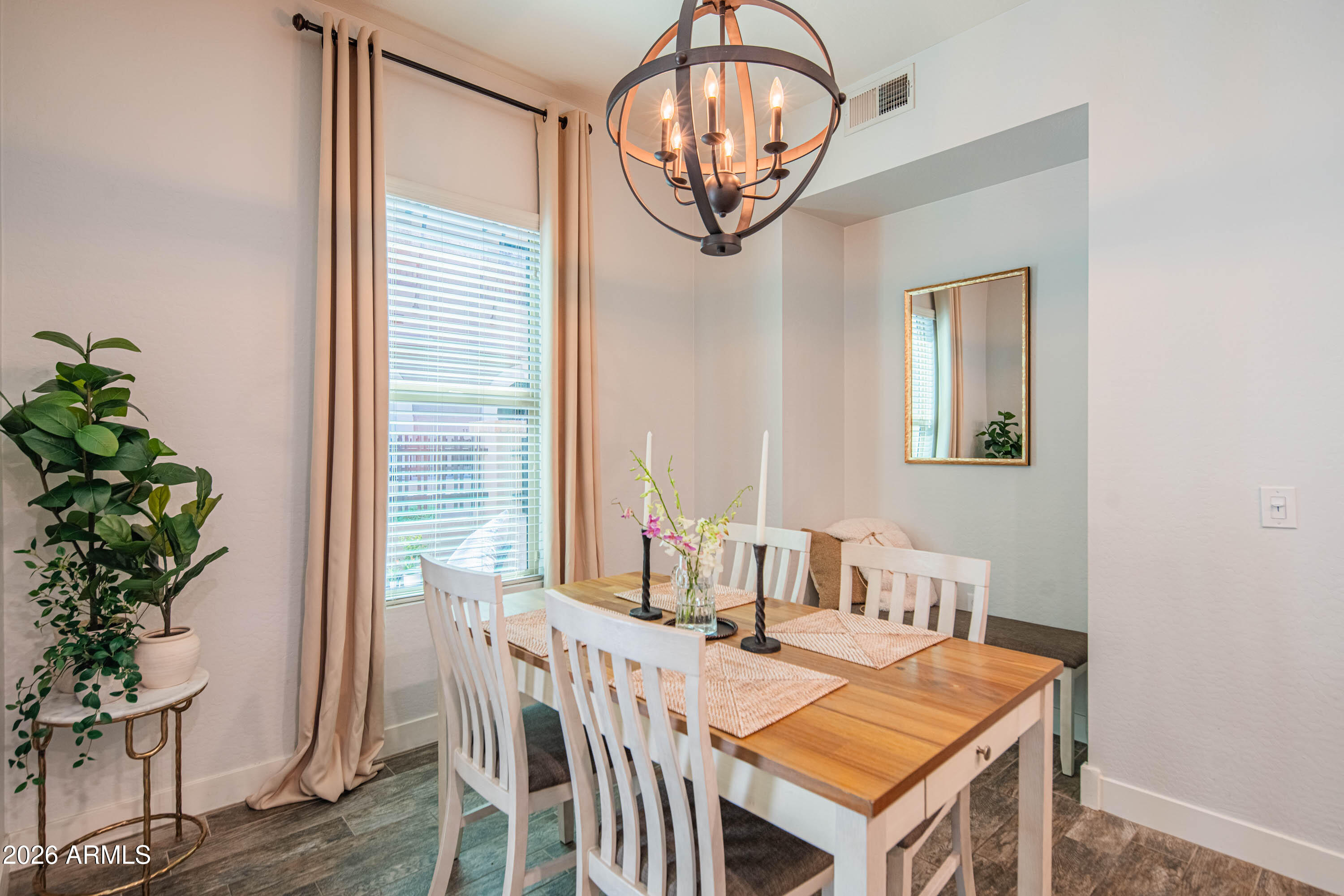 6565 East Thomas Road, Unit 1129 Scottsdale, AZ 85251 - Photo 14 of 31 Dining Room