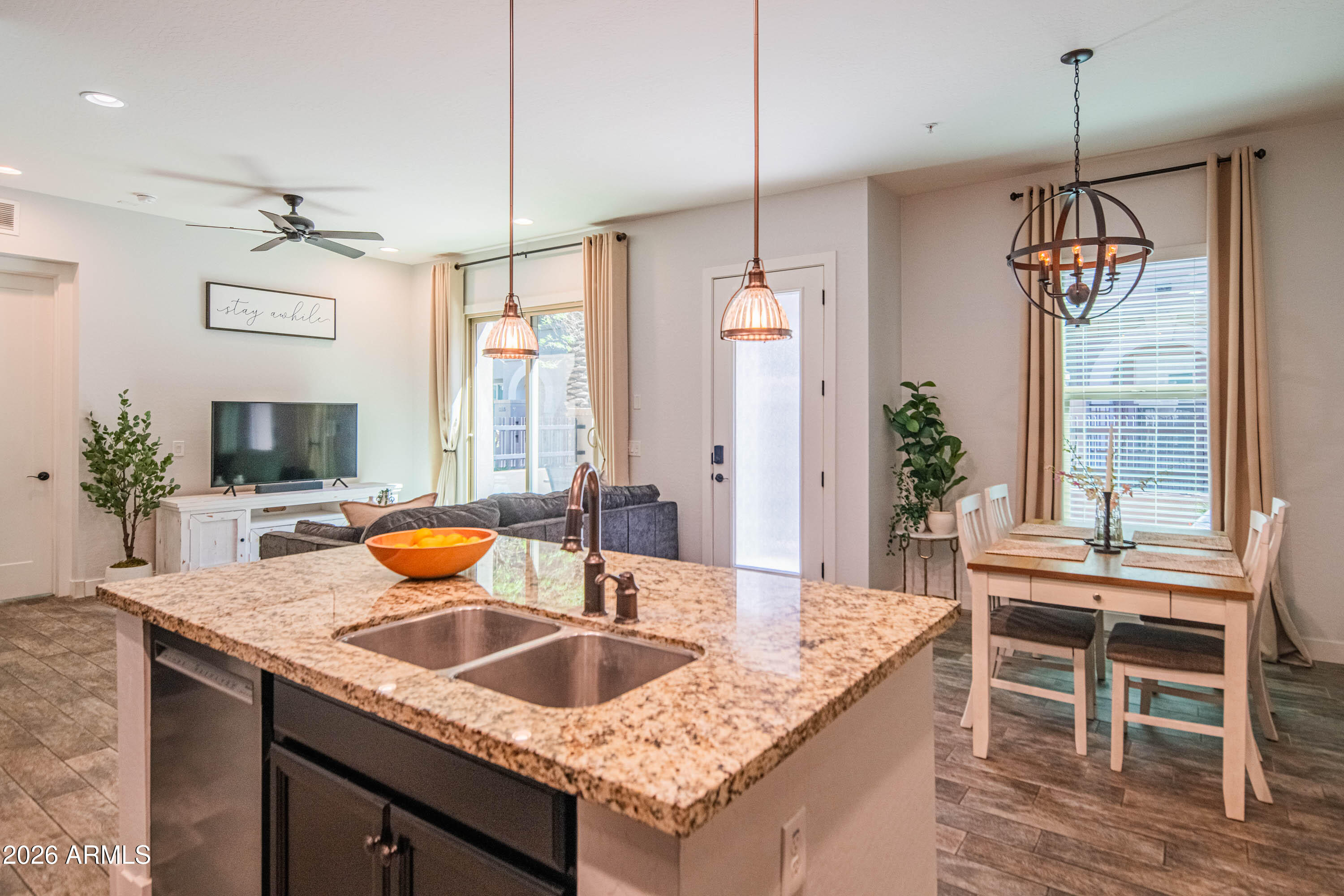 6565 East Thomas Road, Unit 1129 Scottsdale, AZ 85251 - Photo 17 of 31 Pendant Lighting