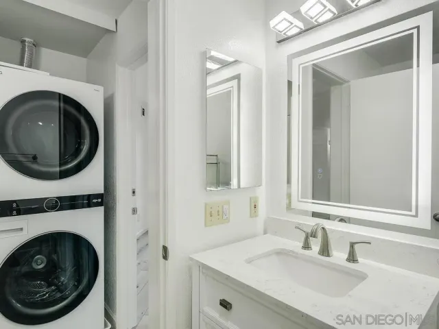 $679,500 | 7087 Camino Degrazia, Unit 141, San Diego, CA 92111