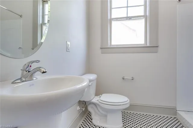 $1,375 | 111 East Hendrix Street, Unit 1, Greensboro, NC 27401