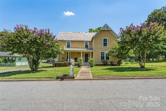 $230,000 | 202 East Central Avenue, Catawba, NC 28609