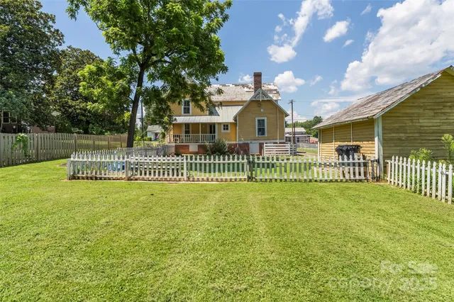 $230,000 | 202 East Central Avenue, Catawba, NC 28609