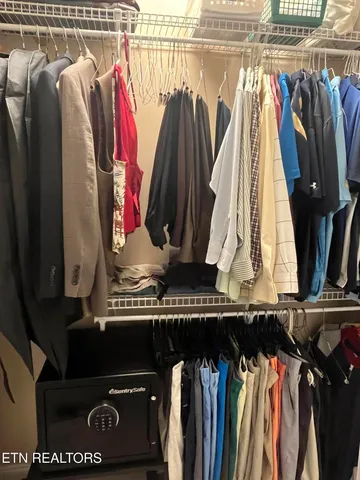 $739,900 | 224 Kingbird Drive, Vonore, TN 37885