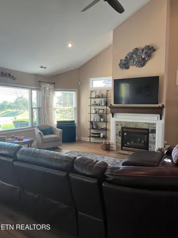 $739,900 | 224 Kingbird Drive, Vonore, TN 37885