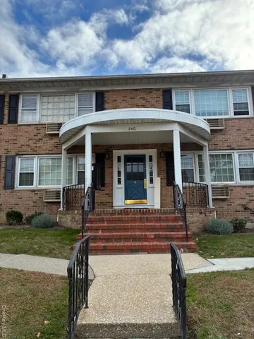 $2,400 | 240 South Broadway, Unit 4D, Tarrytown, NY 10591