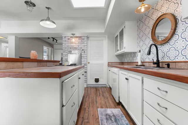 $154,500 | 2413 Sylvan Drive, Hillsdale, MI 49242