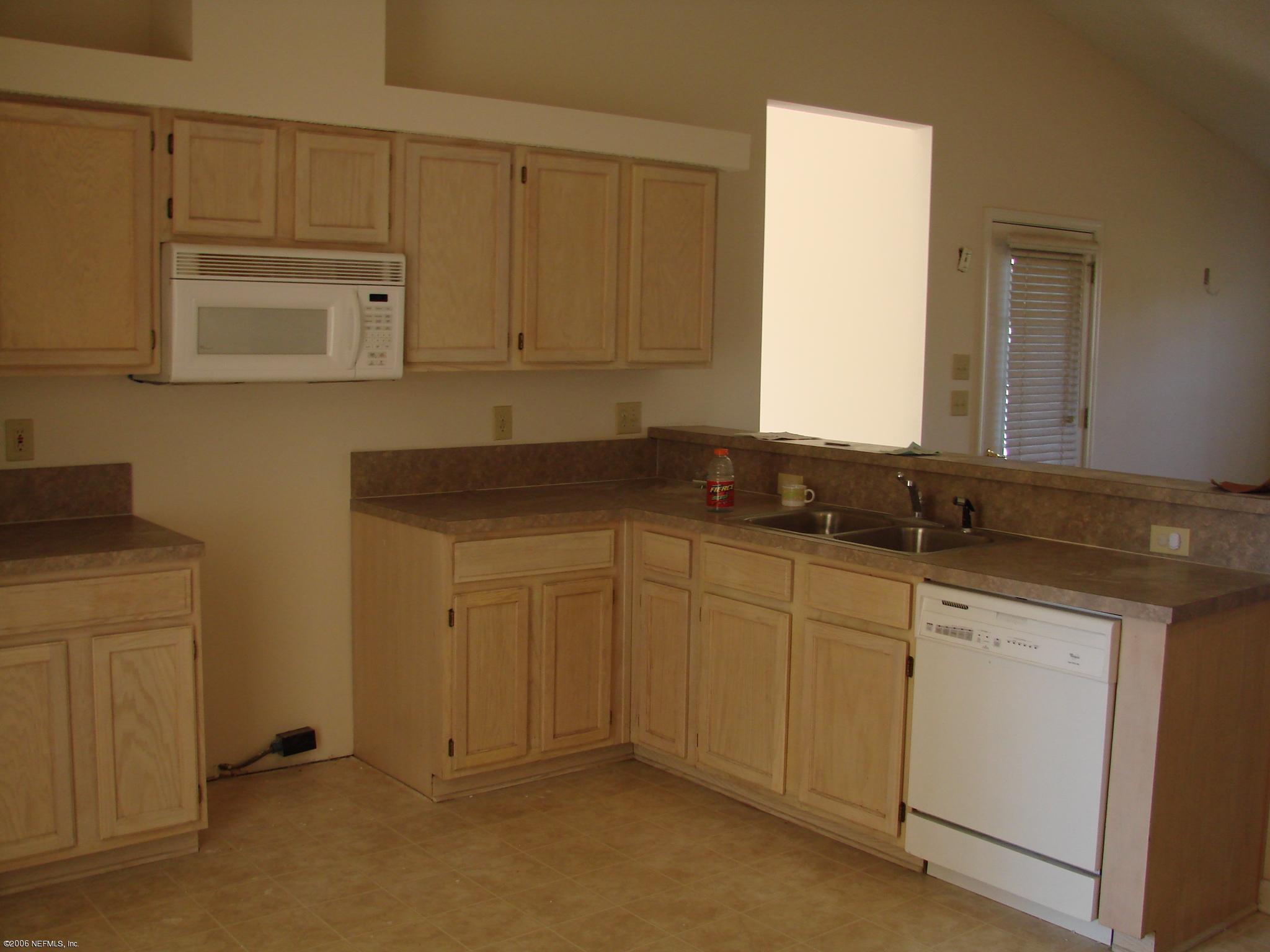 11274 Hartland Road Jacksonville, FL 32218 - Photo 3 of 6 KITCHEN