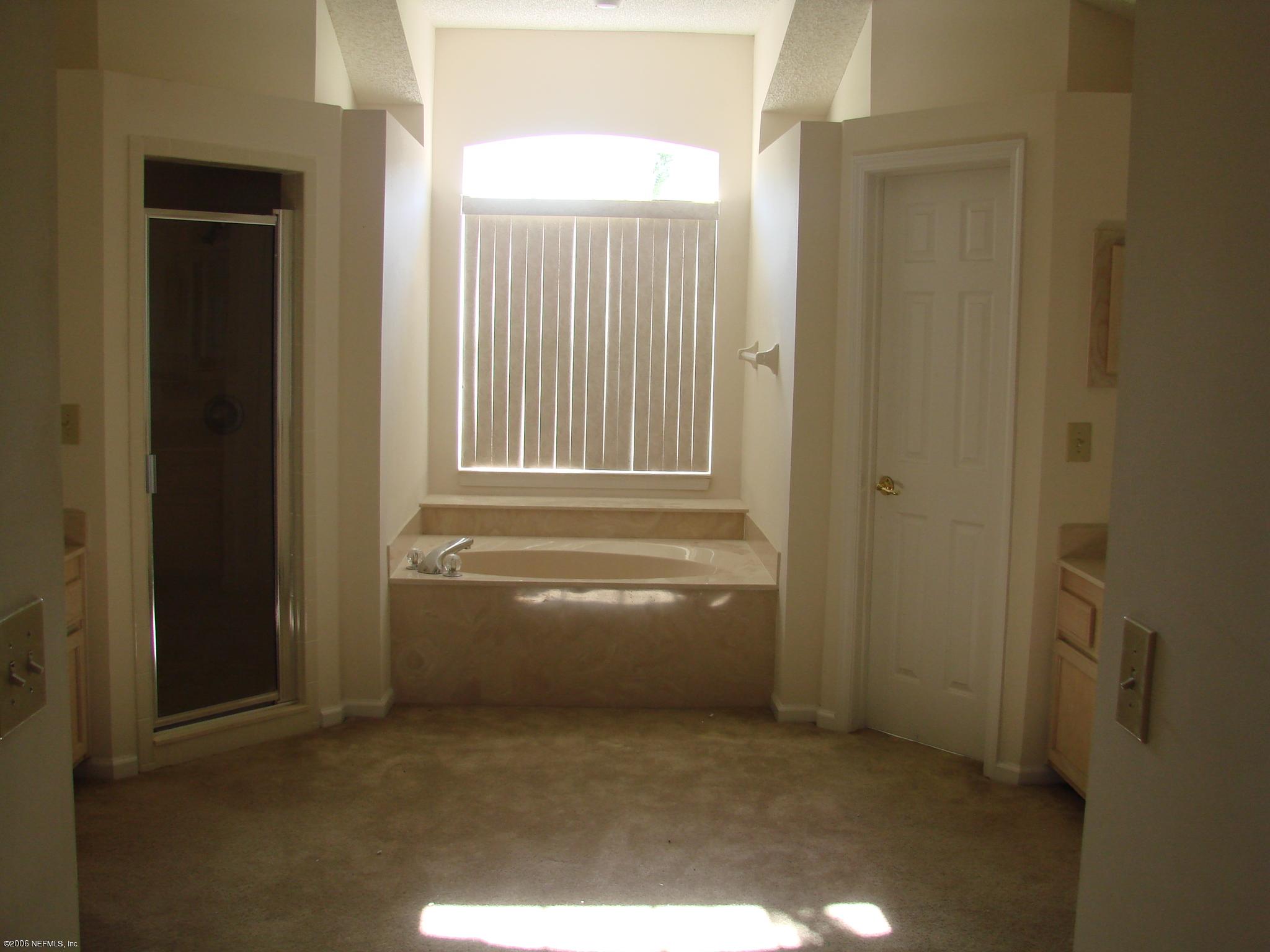 11274 Hartland Road Jacksonville, FL 32218 - Photo 5 of 6 MASTER BATH