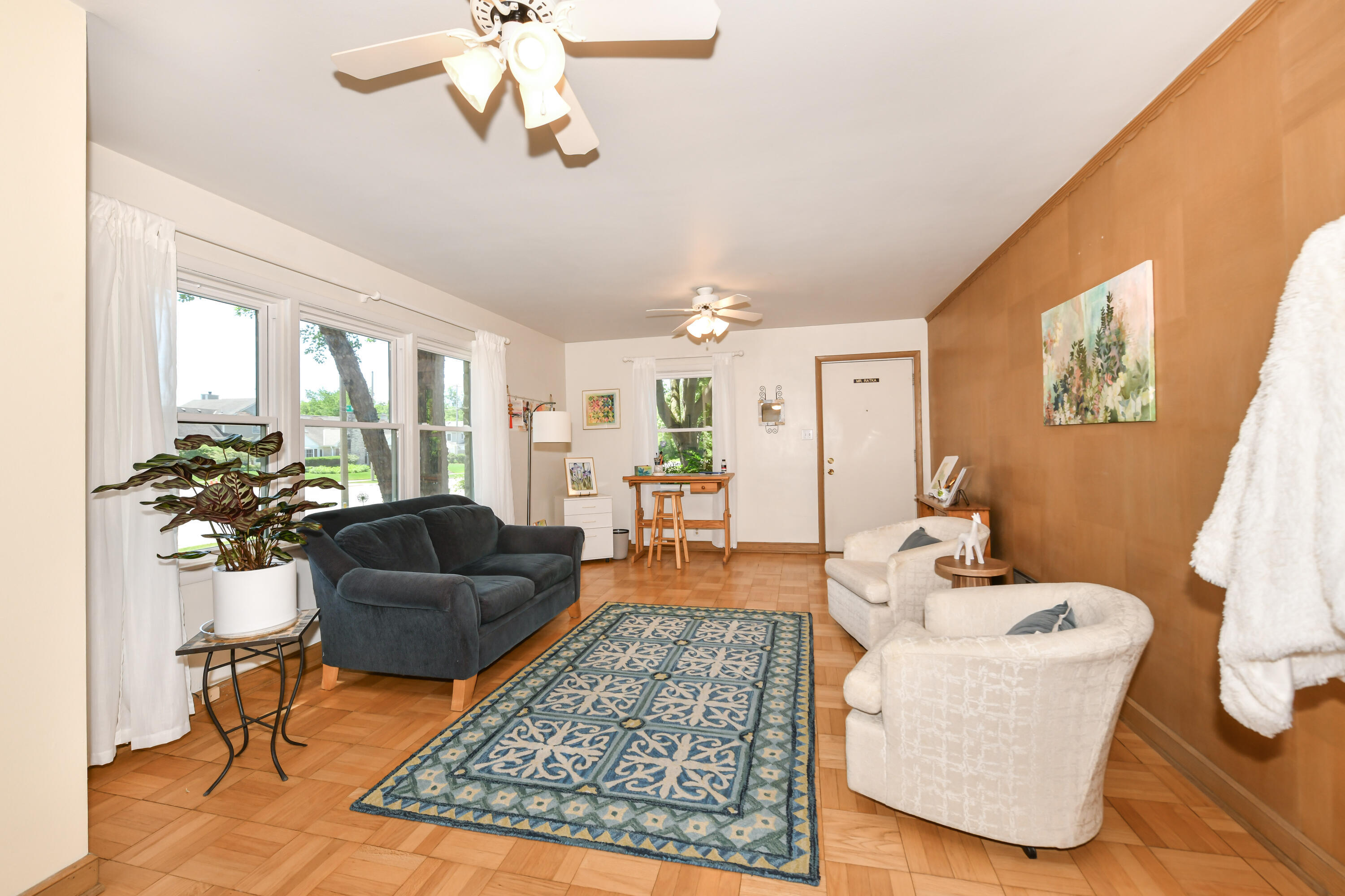 9740 West Center Street Milwaukee, WI 53222 - Photo 12 of 49 Family Room
