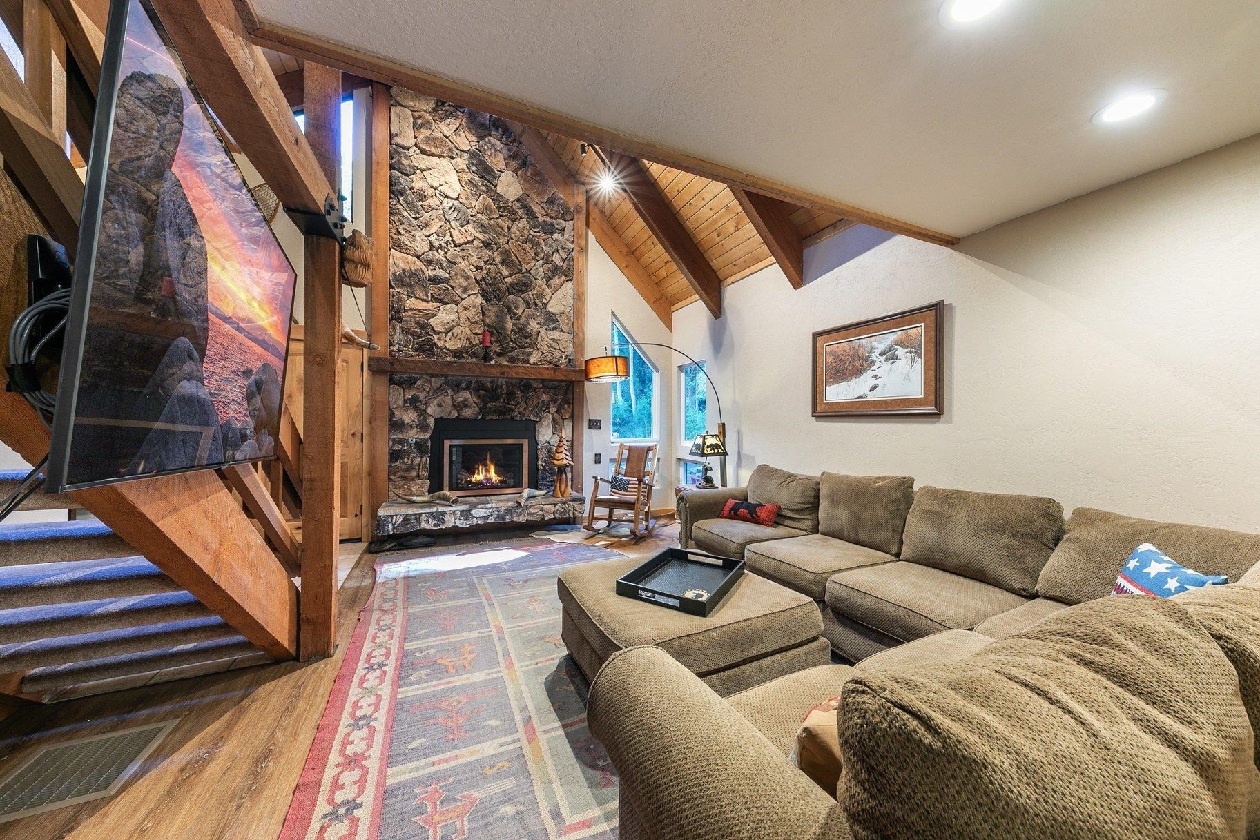 10380 Washoe Road Truckee, CA 96161 - Photo 9 of 28